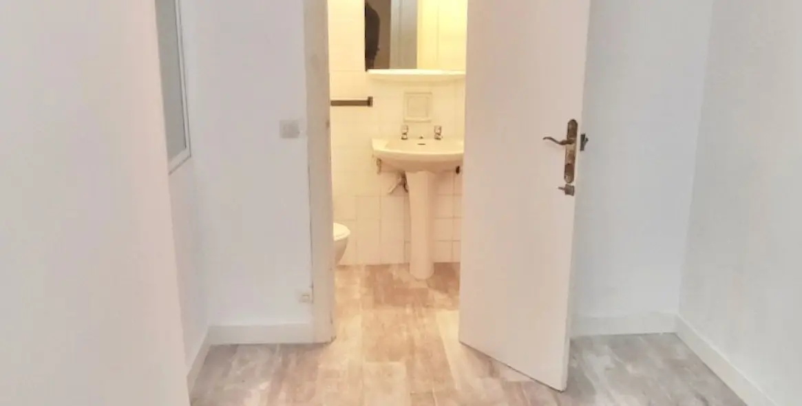 Sale of middle floor apartment in Marbella 16