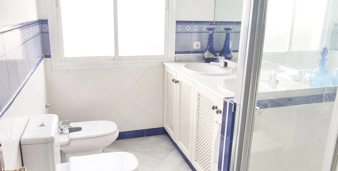 Sale of middle floor apartment in Marbella 17