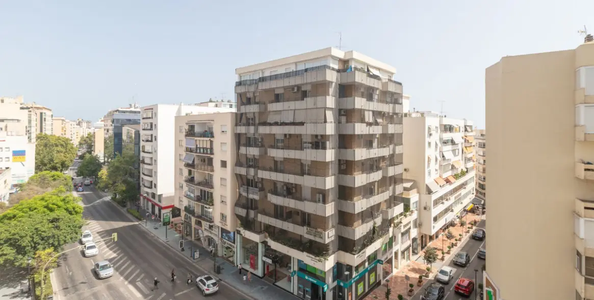 Sale of middle floor apartment in Marbella 1