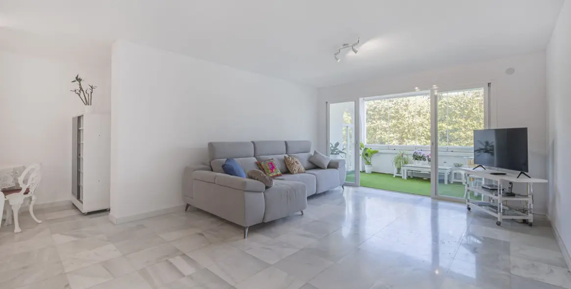 Sale of ground floor apartment in Nueva Andalucía 3