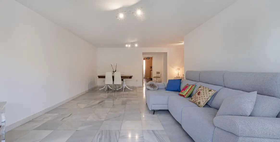 Sale of ground floor apartment in Nueva Andalucía 4