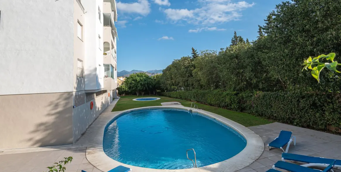 Sale of ground floor apartment in Nueva Andalucía 27