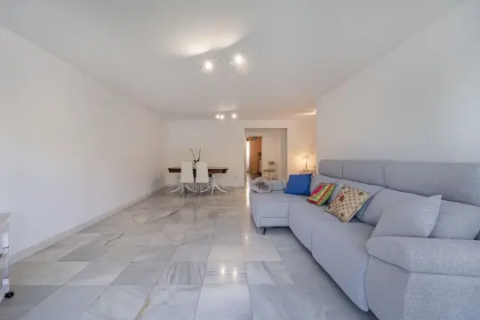 Image 4 thumb