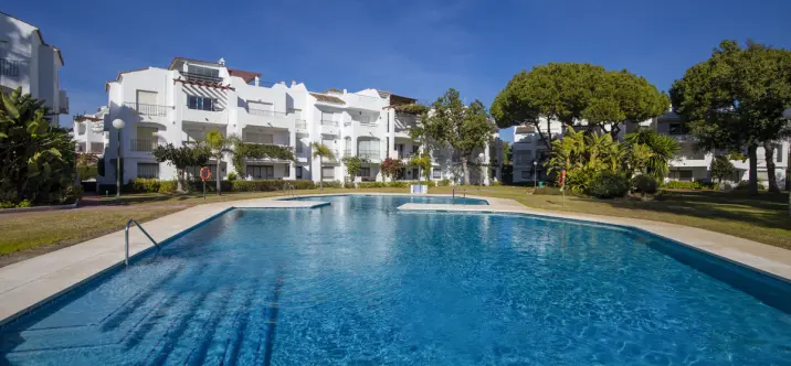 Продажа таунхауса в Estepona 0