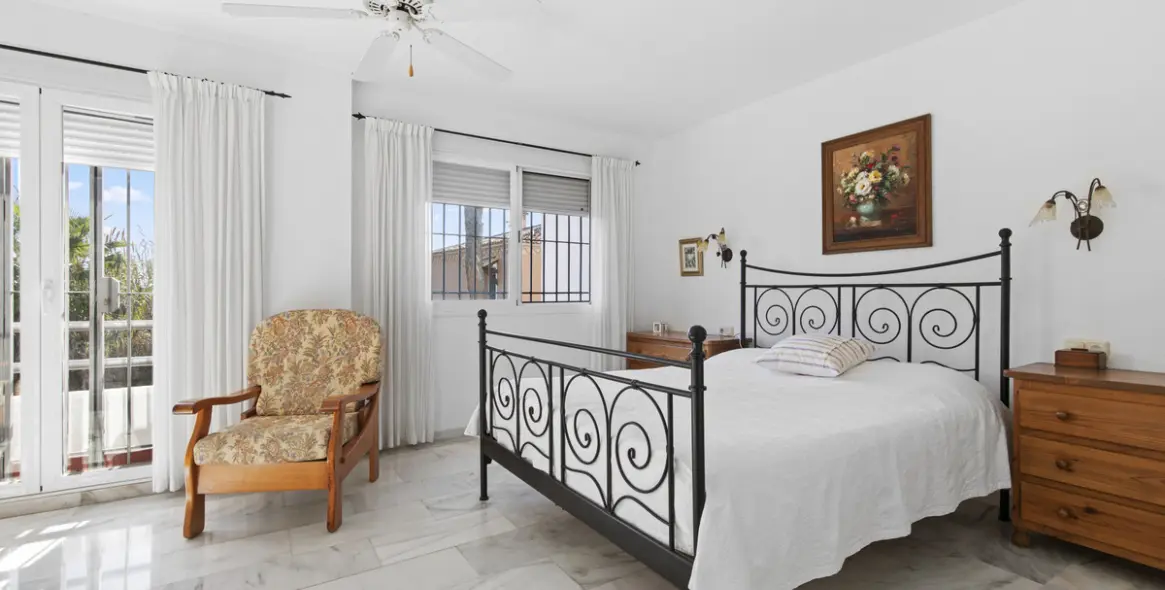 Продажа таунхауса в Estepona 11