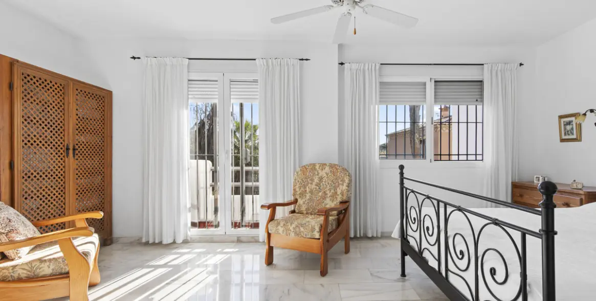 Продажа таунхауса в Estepona 12