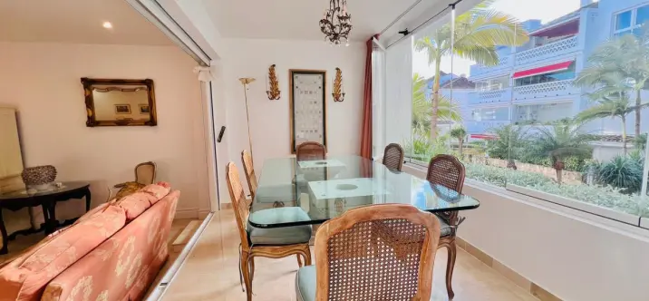 Sale of middle floor apartment in The Golden Mile 3