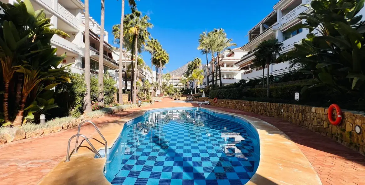 Продажа апартаментов на среднем этаже в The Golden Mile 18