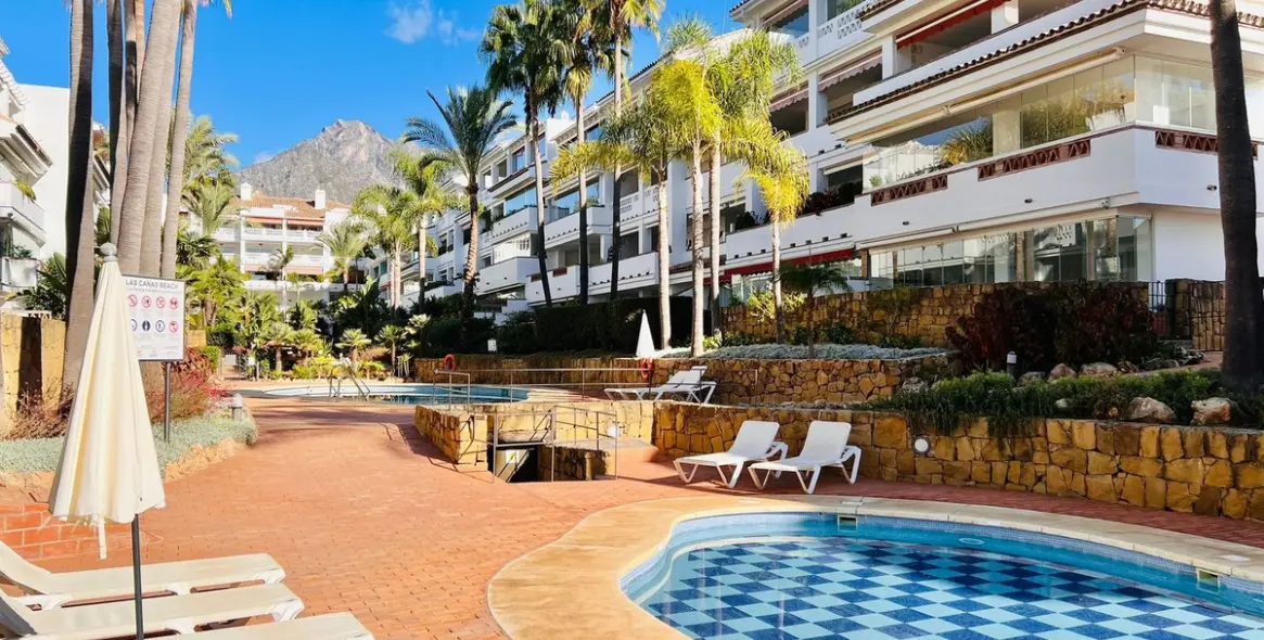 Продажа апартаментов на среднем этаже в The Golden Mile 1