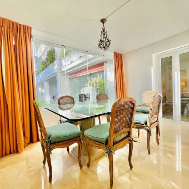 Sale of middle floor apartment in The Golden Mile