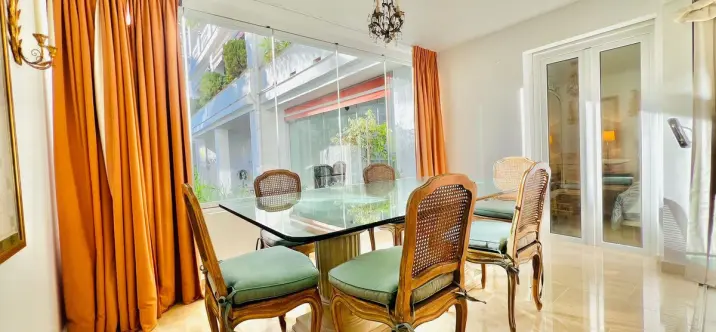 Sale of middle floor apartment in The Golden Mile 4