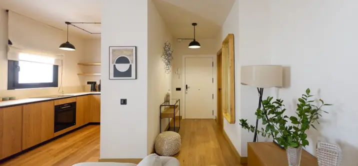 Sale of middle floor apartment in Puerto Banús 1