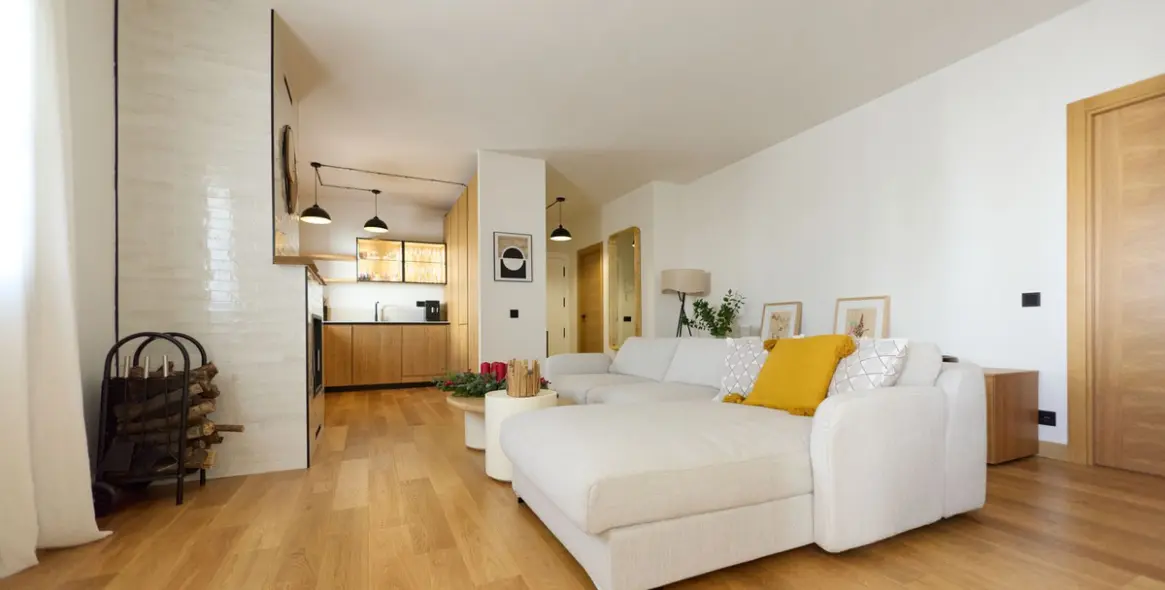 Sale of middle floor apartment in Puerto Banús 3