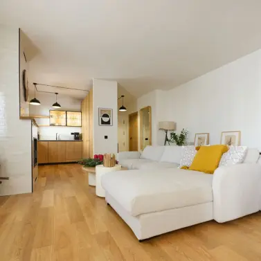 Sale of middle floor apartment in Puerto Banús