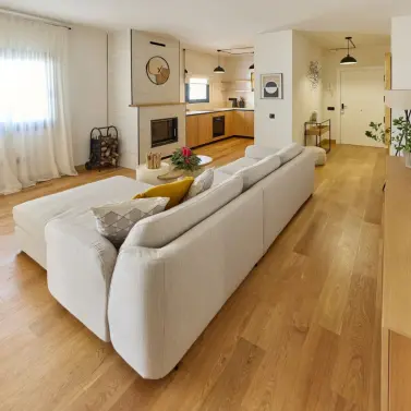 Sale of middle floor apartment in Puerto Banús