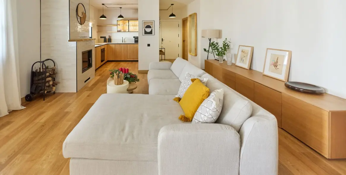 Sale of middle floor apartment in Puerto Banús 5