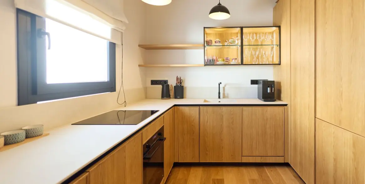 Sale of middle floor apartment in Puerto Banús 13