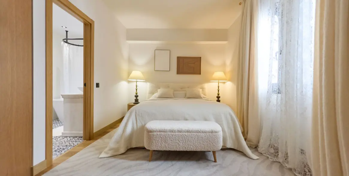 Sale of middle floor apartment in Puerto Banús 18