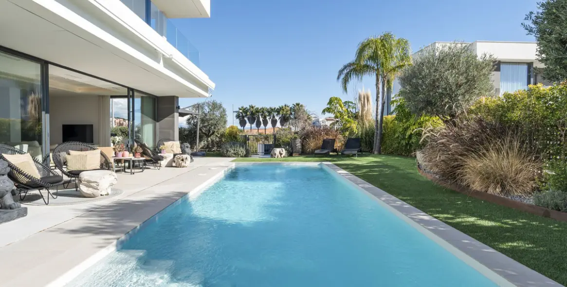 Sale of detached villa in Manilva 3