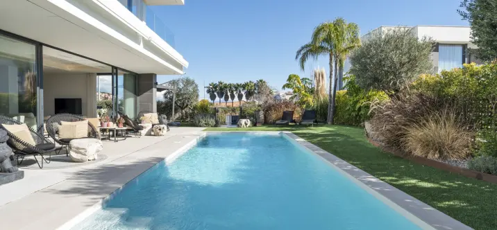 Sale of detached villa in Manilva 2