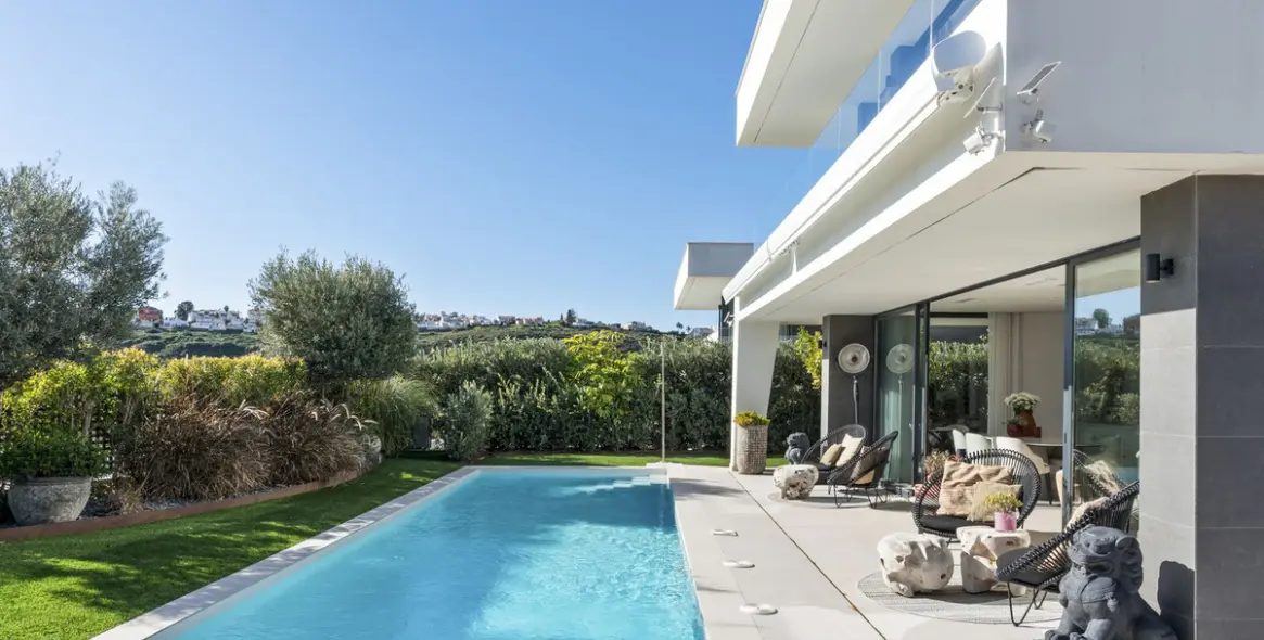 Sale of detached villa in Manilva 6