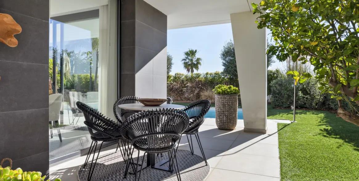 Sale of detached villa in Manilva 11