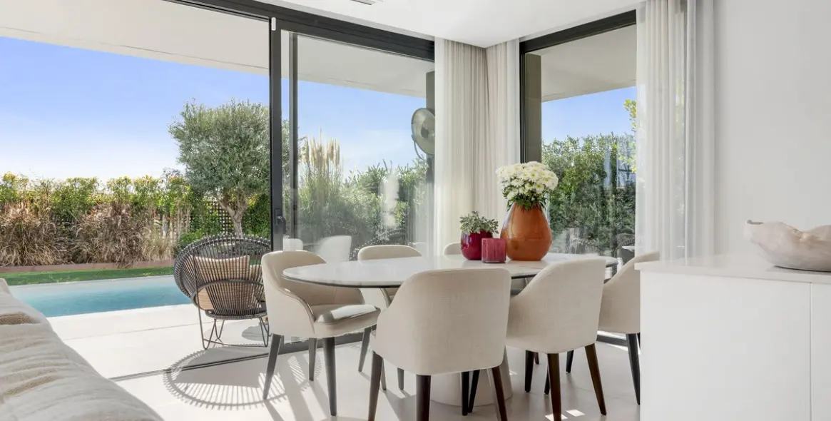 Sale of detached villa in Manilva 18