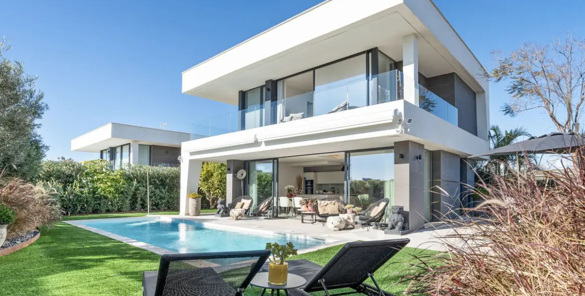 Sale of detached villa in Manilva 36