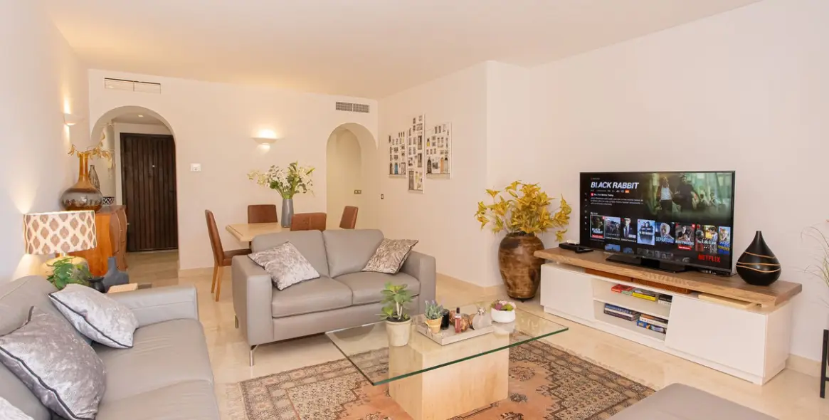 Sale of ground floor apartment in Bel Air 1