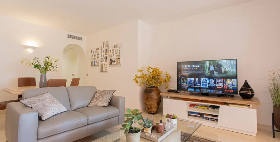 Sale of ground floor apartment in Bel Air 2