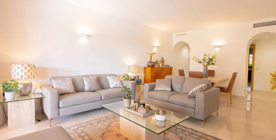 Sale of ground floor apartment in Bel Air 3