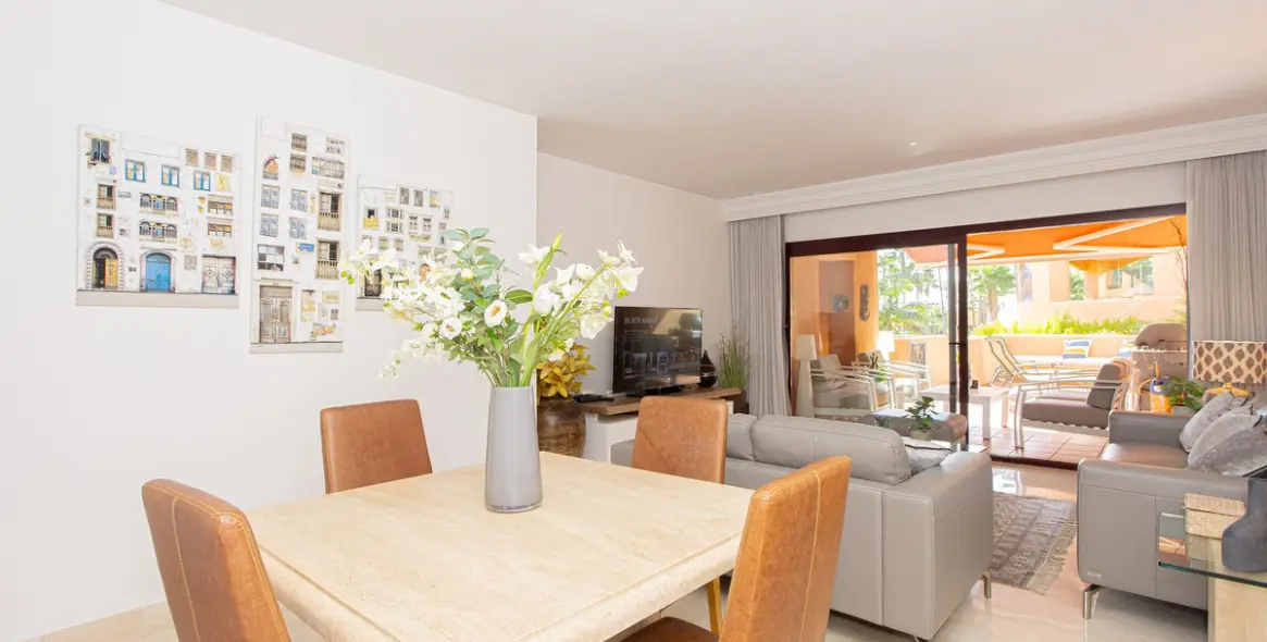 Sale of ground floor apartment in Bel Air 5