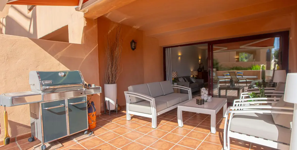 Sale of ground floor apartment in Bel Air 8