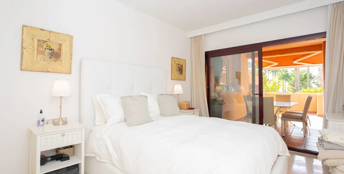 Sale of ground floor apartment in Bel Air 13