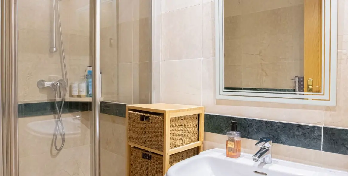 Sale of ground floor apartment in Bel Air 20