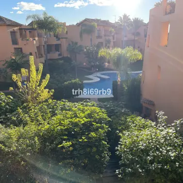 Продажа апартаментов на среднем этаже в Bel Air