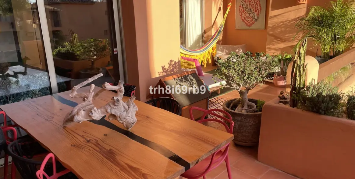 Sale of middle floor apartment in Bel Air 2