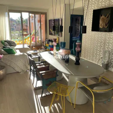 Продажа апартаментов на среднем этаже в Bel Air