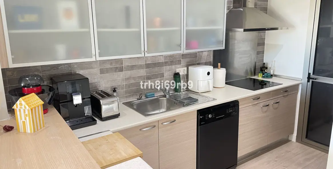 Sale of middle floor apartment in Bel Air 4