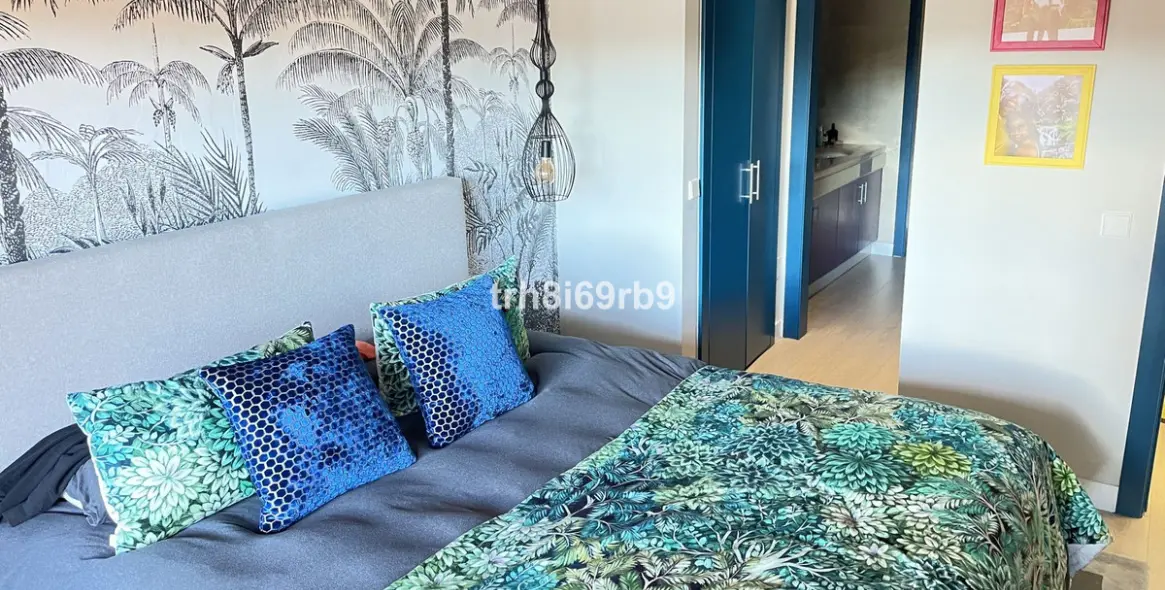 Sale of middle floor apartment in Bel Air 7