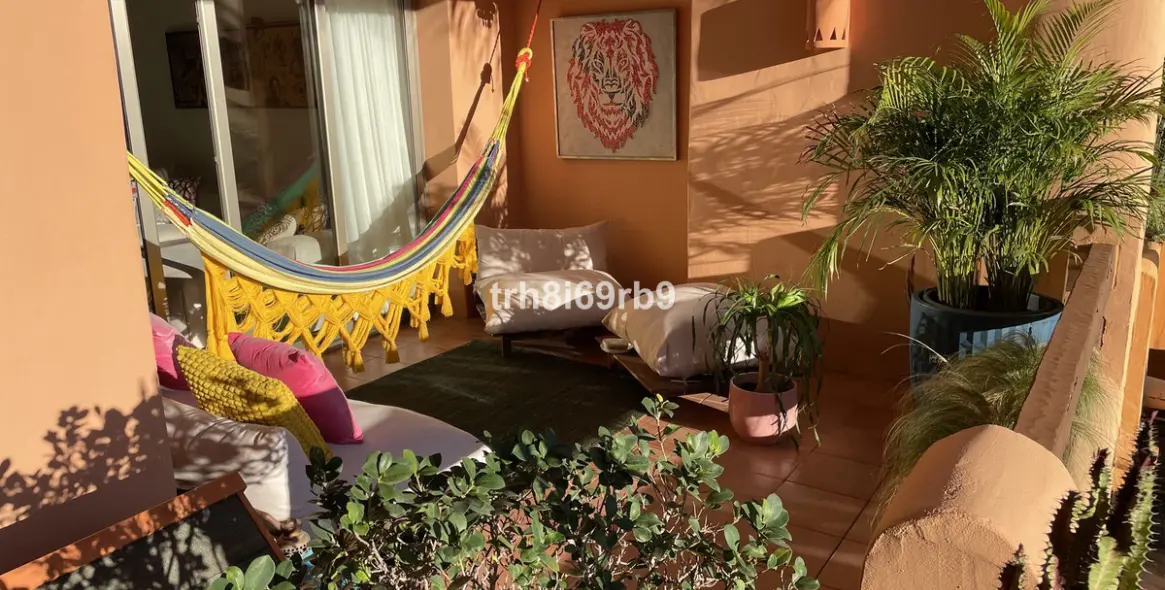 Sale of middle floor apartment in Bel Air 11