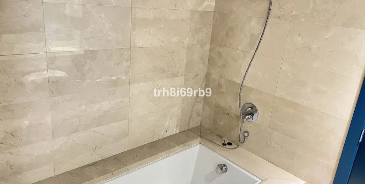 Sale of middle floor apartment in Bel Air 13