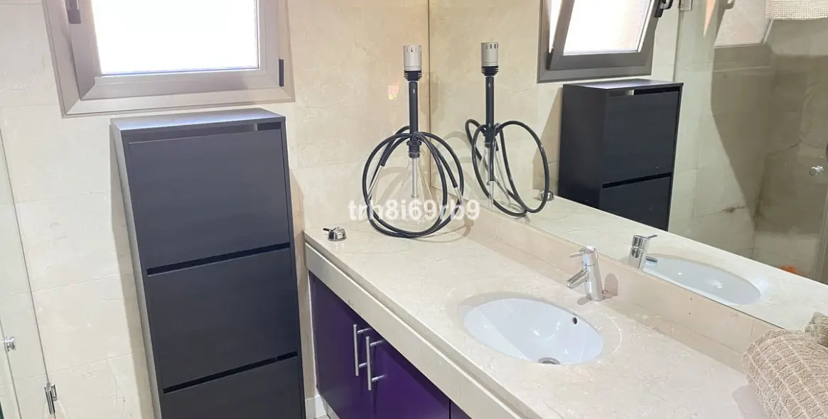 Sale of middle floor apartment in Bel Air 15