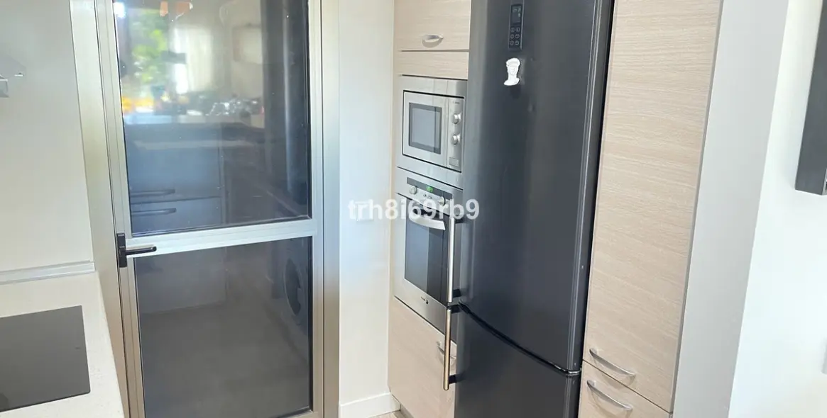 Sale of middle floor apartment in Bel Air 17