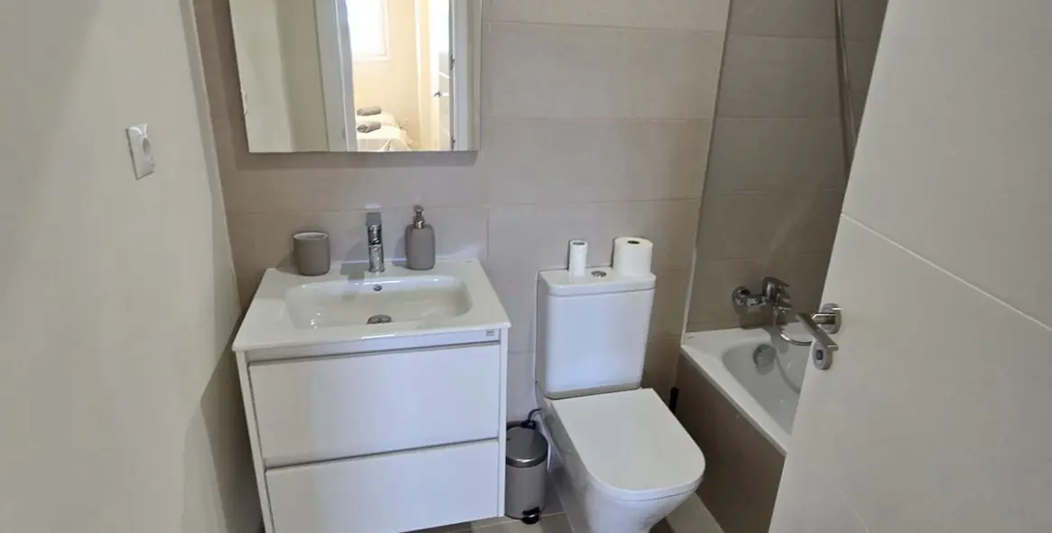 Sale of ground floor apartment in Estepona 10