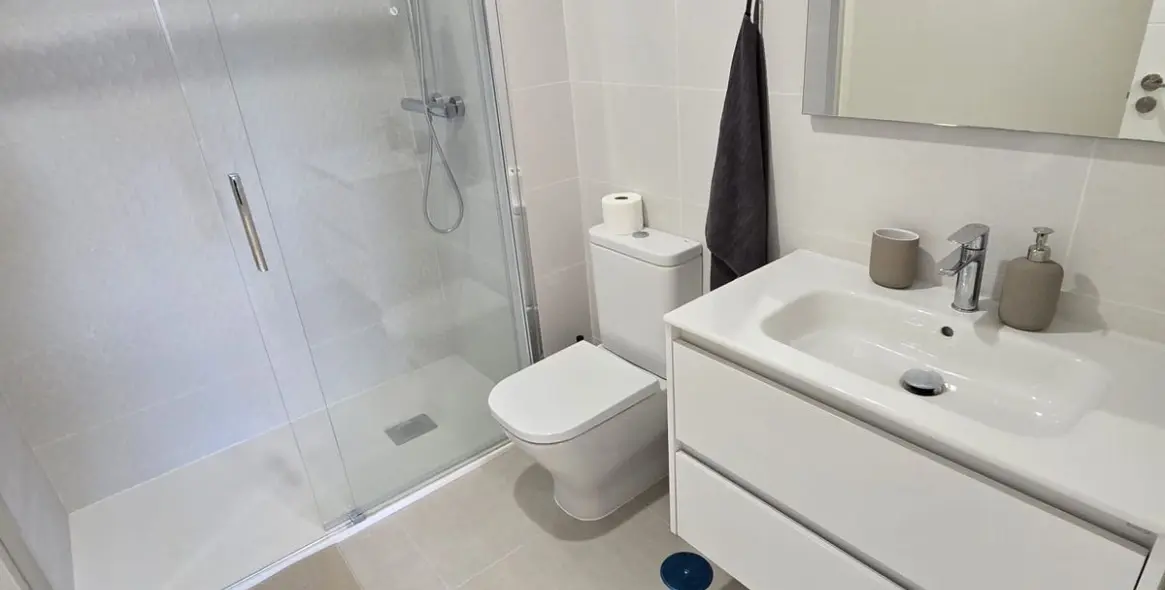 Sale of ground floor apartment in Estepona 11