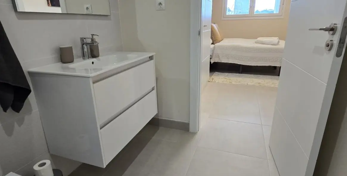 Sale of ground floor apartment in Estepona 12