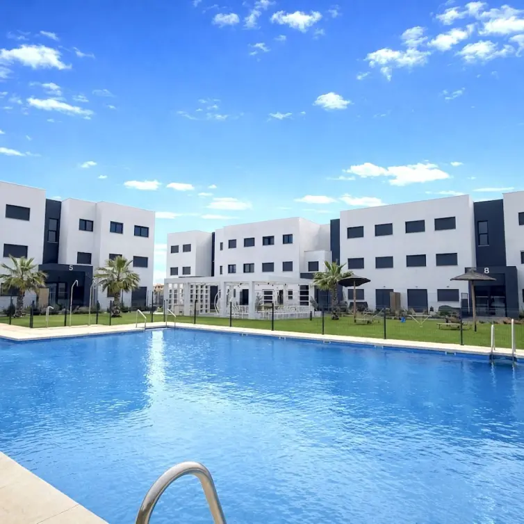 Sale of ground floor apartment in Estepona