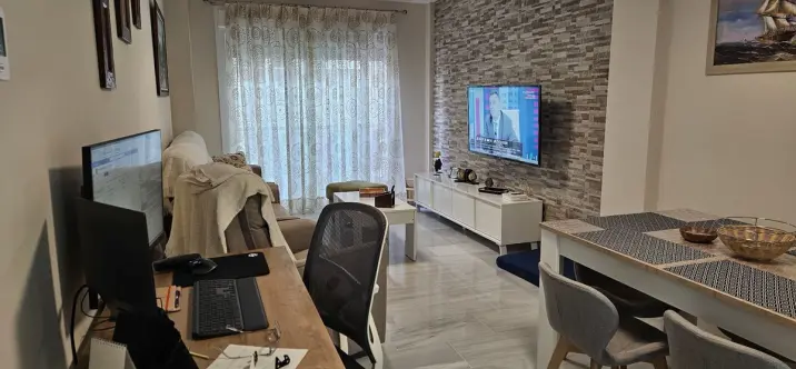 Sale of middle floor apartment in Fuengirola 0