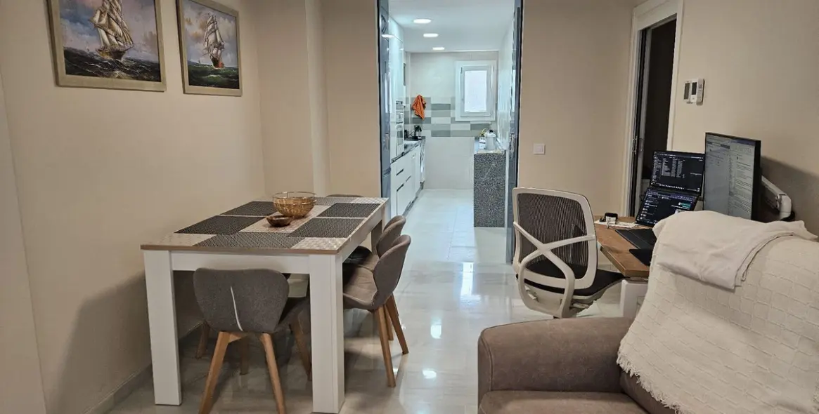 Sale of middle floor apartment in Fuengirola 4